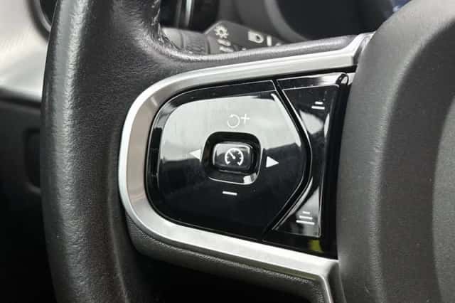 Volvo XC60 (2018) thumbnail 6