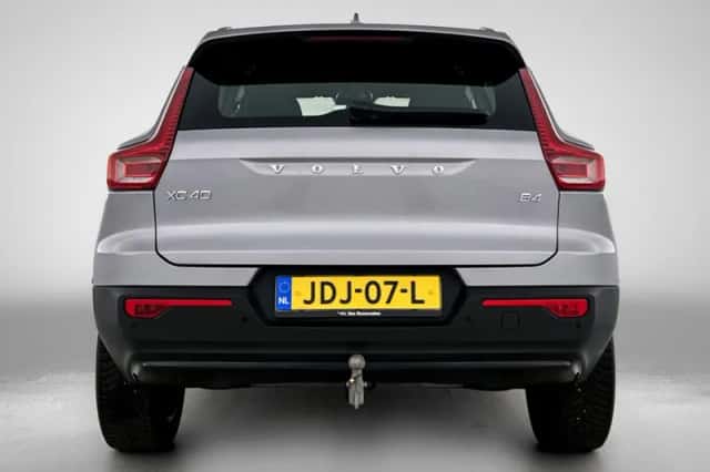 Volvo XC40 (2025) thumbnail 3