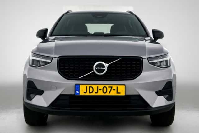 Volvo XC40 (2025) thumbnail 5