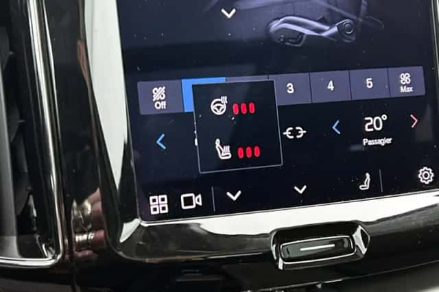 Volvo XC60 (2021) thumbnail 4