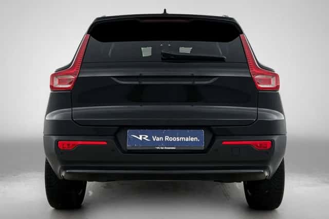Volvo XC40 (2022) thumbnail 3