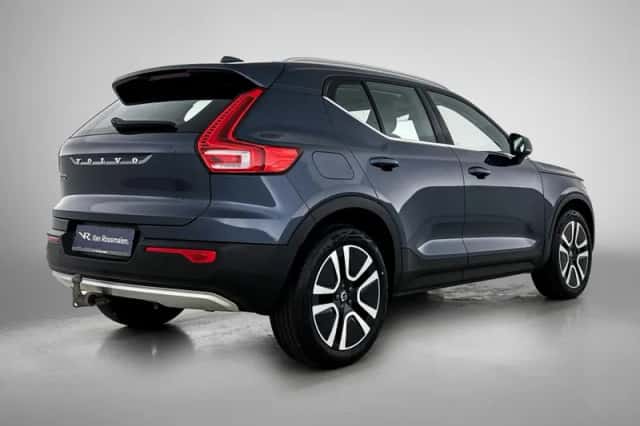 Volvo XC40 (2022) thumbnail 4