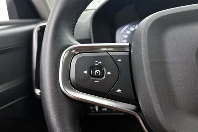 Volvo XC40 (2022) thumbnail 6