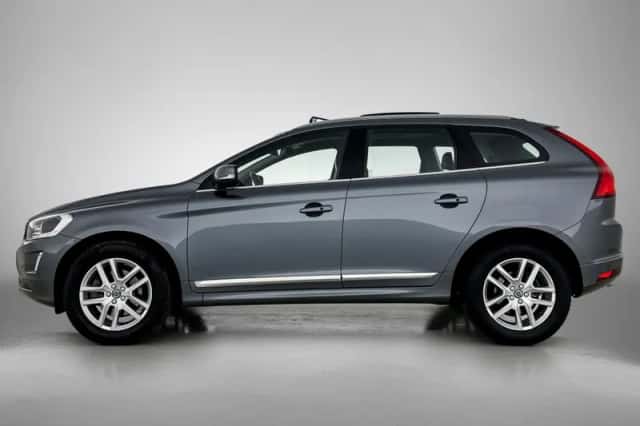 Volvo XC60 (2017) thumbnail 2