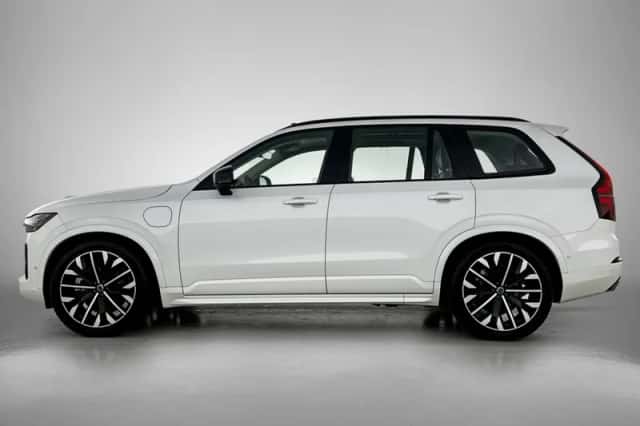 Volvo XC90 (2025) thumbnail 2