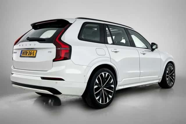 Volvo XC90 (2025) thumbnail 5