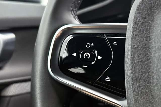 Polestar 2 (2023) thumbnail 6