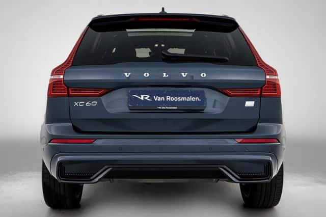 Volvo XC60 (2024) thumbnail 3