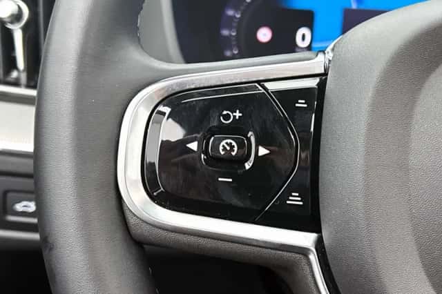 Volvo XC60 (2024) thumbnail 6