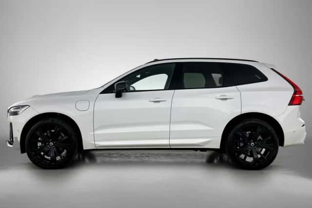 Volvo XC60 (2024) thumbnail 2