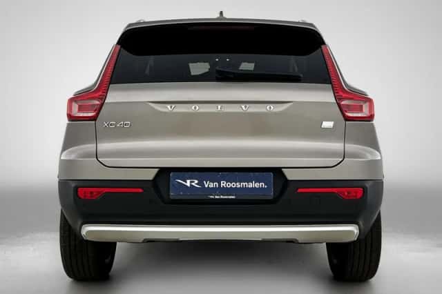 Volvo XC40 (2022) thumbnail 3