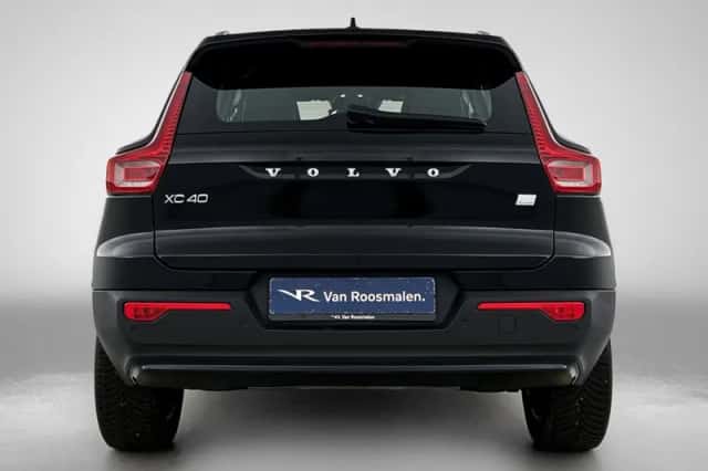 Volvo XC40 (2022) thumbnail 2