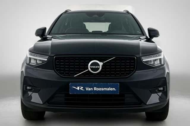 Volvo XC40 (2022) thumbnail 4