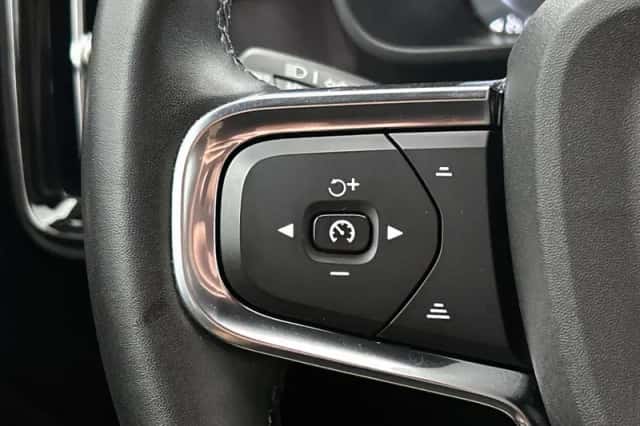 Volvo XC40 (2022) thumbnail 6