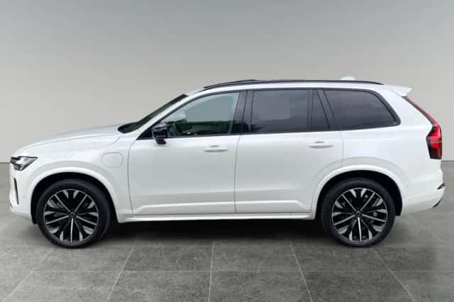Volvo XC90 (2025) thumbnail 3