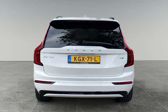 Volvo XC90 (2025) thumbnail 5