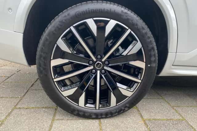 Volvo XC90 (2025) thumbnail 6