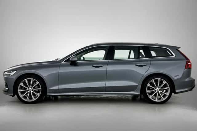 Volvo V60 (2021) thumbnail 2