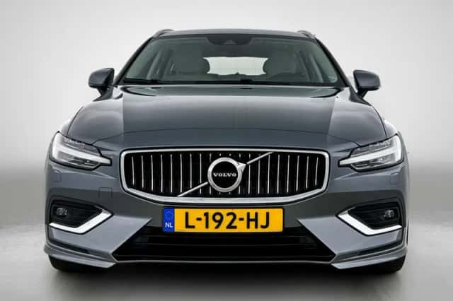 Volvo V60 (2021) thumbnail 5