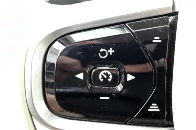 Volvo V60 (2021) thumbnail 6