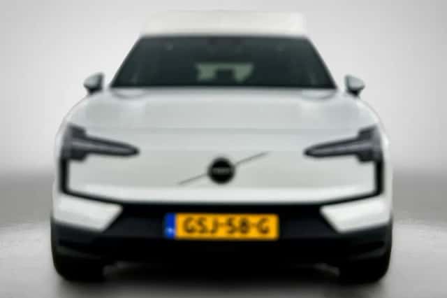 Volvo EX30 (2024) thumbnail 6