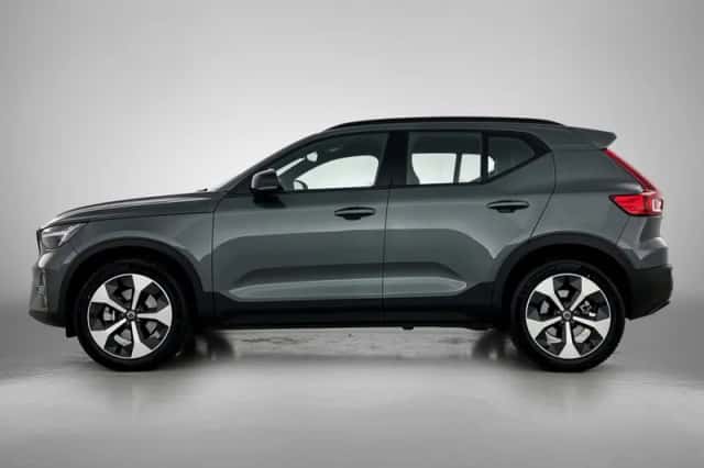 Volvo XC40 (2025) thumbnail 2