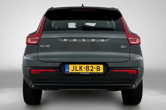 Volvo XC40 (2025) thumbnail 3