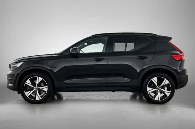Volvo XC40 (2022) thumbnail 3