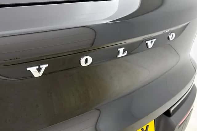 Volvo XC40 (2022) thumbnail 5