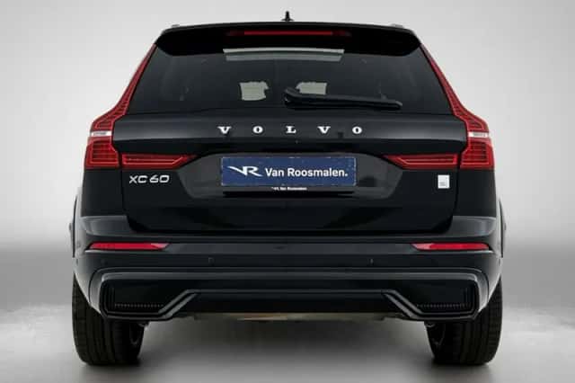 Volvo XC60 (2023) thumbnail 3