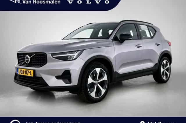 Volvo XC40 (2025) thumbnail 1