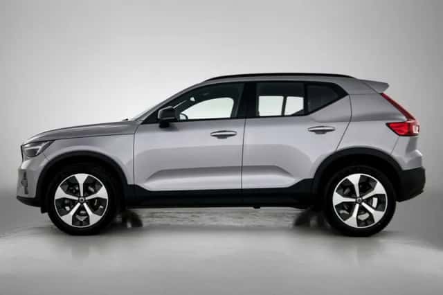 Volvo XC40 (2025) thumbnail 2