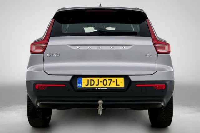 Volvo XC40 (2025) thumbnail 3