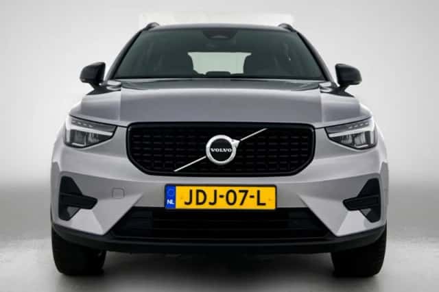 Volvo XC40 (2025) thumbnail 5