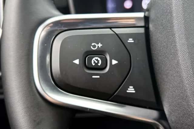 Volvo XC40 (2025) thumbnail 6