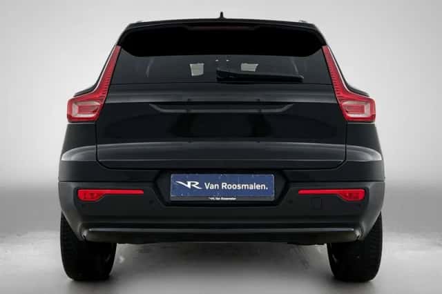Volvo XC40 (2022) thumbnail 3
