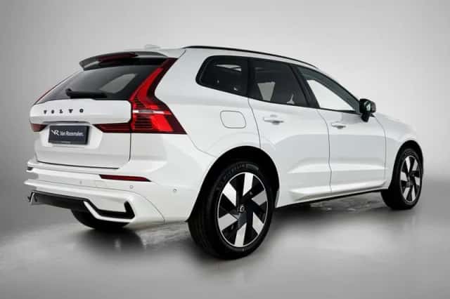 Volvo XC60 (2025) thumbnail 4