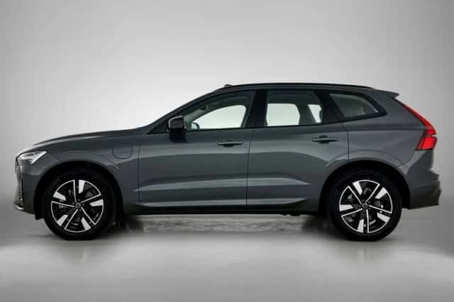 Volvo XC60 (2025) thumbnail 2