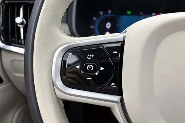 Volvo V90 (2023) thumbnail 6