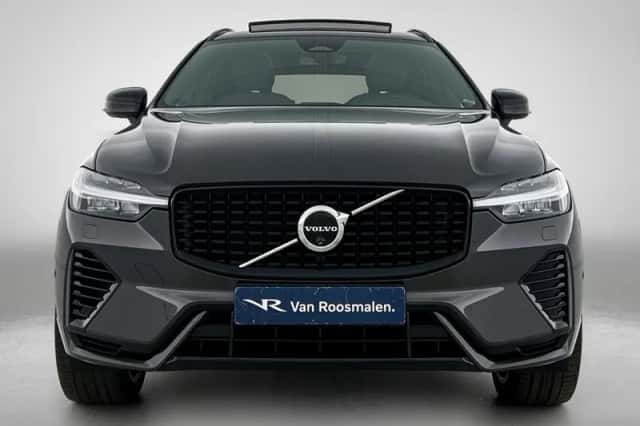 Volvo XC60 (2023) thumbnail 3