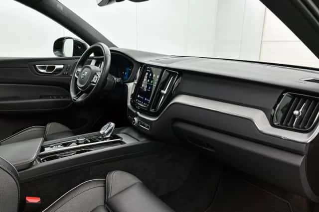 Volvo XC60 (2023) thumbnail 4