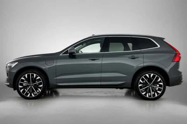 Volvo XC60 (2025) thumbnail 2