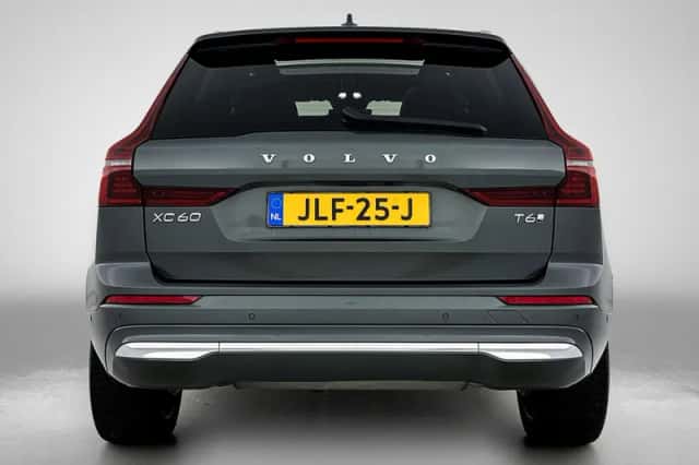 Volvo XC60 (2025) thumbnail 3