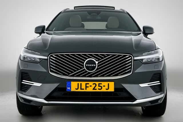 Volvo XC60 (2025) thumbnail 5