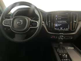 Volvo XC60 (2019) thumbnail 9