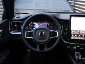 Volvo XC60 (2025) thumbnail 3