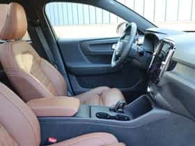 Volvo EX40 (2025) thumbnail 16