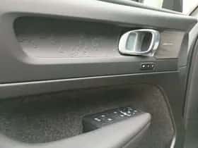 Volvo EX40 (2025) thumbnail 12