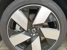 Volvo EX40 (2025) thumbnail 10