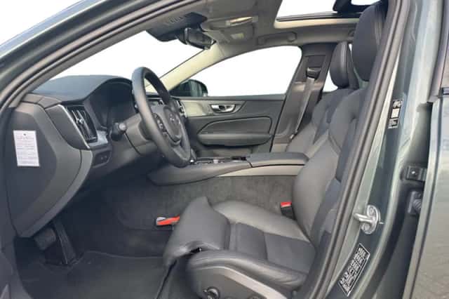 Volvo V60 (2025) thumbnail 3